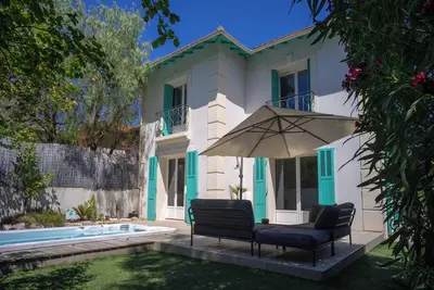 Image de Maison Belle époque, centre de Bandol, et 5 min à pied de la plage!