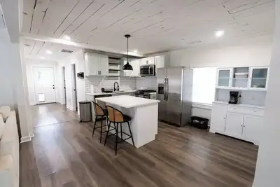 Image de Pet-friendly home walking distance to Downtown Monroe