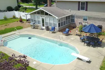 Best in show. Pool. Bar. Pool Table. Basketball.