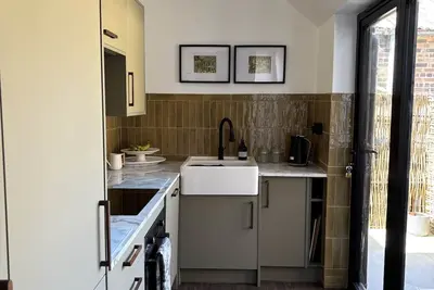 Image de Maison-Confort-Salle de bain privée séparée-Vue sur Rue