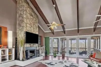 Image de Private Pond Retreat on 6 Acres