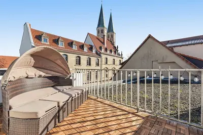 Image de Hellohome I Cosy City Studio with large Rooftop Terrace & Parking Space