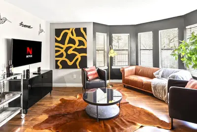 Image de Luxe 2br 2 Bath Prime Uptown W/parking