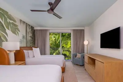 Image de Cozy Stay | Unit w/ Balcony! Water Park, Pools, Onsite Dining, Pet-Friendly!