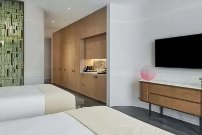 Image de 2 Modern Brickell Rooms w/ Rooftop Pool Access, Tennis & Fine Dining