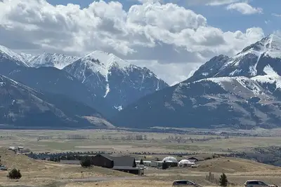 Image de Charming 3-bedroom house with WiFi, Ac in beautiful Paradise Valley Yellowstone