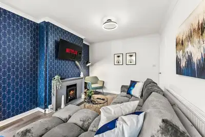 Image de Gorgeous Abode in Cambridge - Pet Friendly!