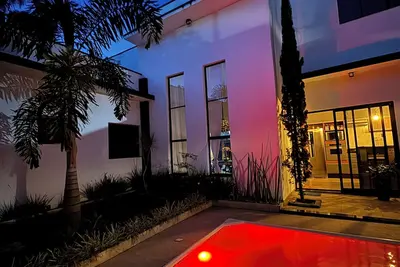 Image de Casa elegante em área rural