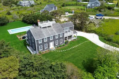 Image de Spacious 6-bedroom House w/ Pool - Walk to Beach!