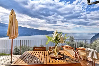 Image de La Terrazza sul Lago by Theater Home - with marvellous lake view