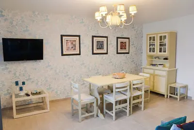 Apartment close to the beach and with a side sea view.