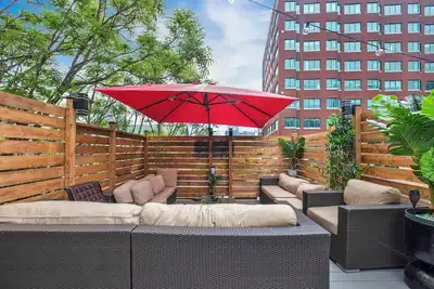 Image de 3 Floor Penthouse in the heart of Downtown - Rooftop terrace