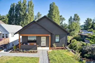 Pine guest suite in Fairhaven