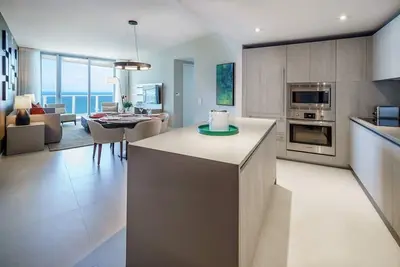 Image de BeachFrontHyde OceanView 2br 30Floor FreeParking