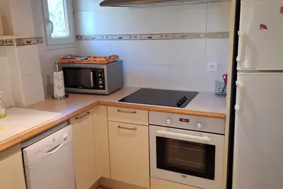 Image de Six-fours les Plages, T2, Bas de villa, jardin, parking