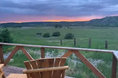 Image de Charming, pet-friendly, 2-bedroom farmhouse in Reed Point with WiFi and Ac