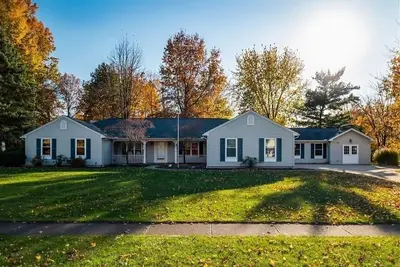 Image de Spacious 7-bedroom house in lovely Avon Lake with Ac, WiFi & close to Lake Erie