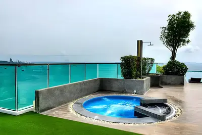 Image de Wongamat Beachfront Rooftop Pool Escape