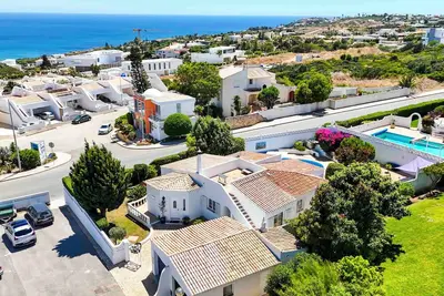 Image de Praia da Luz villa, 3br 2ba, two blocks from the stunning Atlantic coast