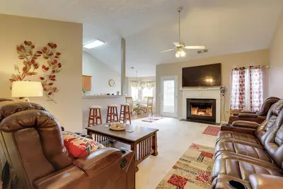 Image de 2 Mi to Heritage Park: Pet-Friendly McDonough Home