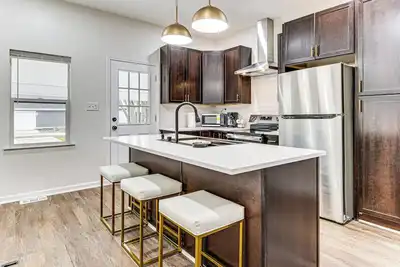 3 Mi to Downtown: Pet-Friendly Indianapolis Home