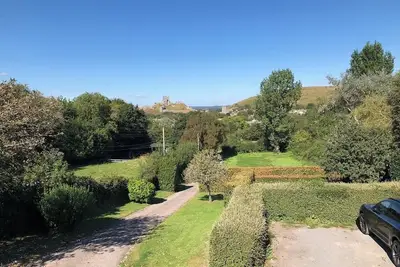 Merryfields Manor: Serene Countryside Escape with Views of Corfe Castle