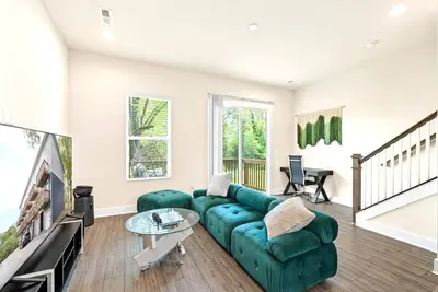 Image de Charming 3-bedroom townhome in Charlotte with Ac, Wi-Fi