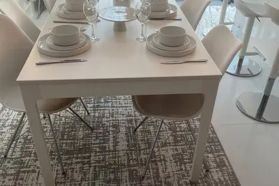 Image de 5 Bedroom Modern and Spacious House in London