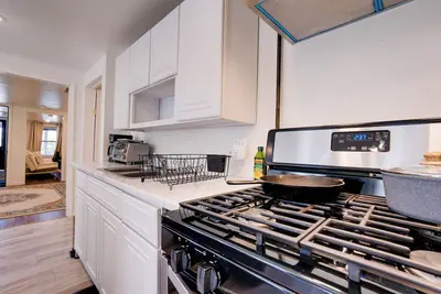 Image de Charming 2-bedroom apartment with Ac, WiFi in fantastic Utica