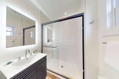 Image de 2Bed/2Bath Queen Suite