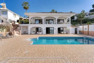 Image de Casa Mimoza - Une villa de luxe avec piscine, gym, sauna