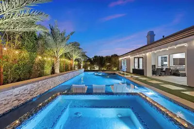 Image de 'Wanderlust' Pickleball, mini golf, and more!