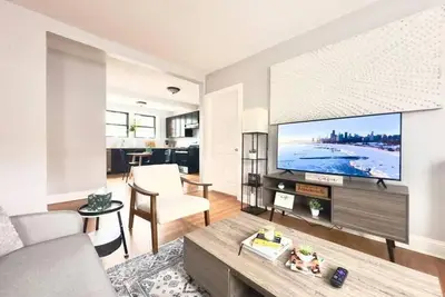 Image de Cozy Retreat, Prime Location Near Loyola & Beach!