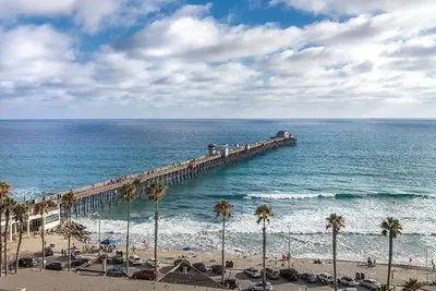 Image de Enjoy Oceanside Pier’s Southern California Breeze in a 2-Bd/2-Ba Deluxe Suite