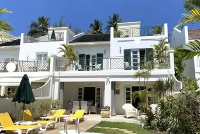 Image de 3 B/R Multi Level Luxury Villa w/ Pool in Gated Community