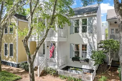 Image de Haile Hideaway | 3 Beds w/ Crib + Hot Tub Near Uf