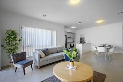 Image de Cozy 5br House - Discover Aviation History