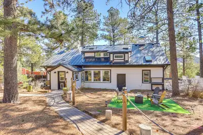 Image de Vintage Farmhouse w/ Hot Tub in Larkspur