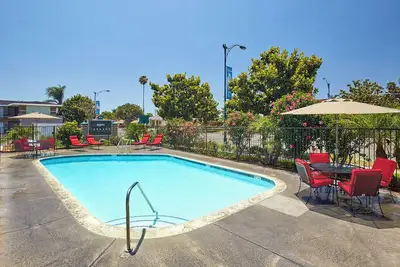 Image de 4 Spacious Units – Ideal for Families, Minutes to Disneyland & Gardenwalk!