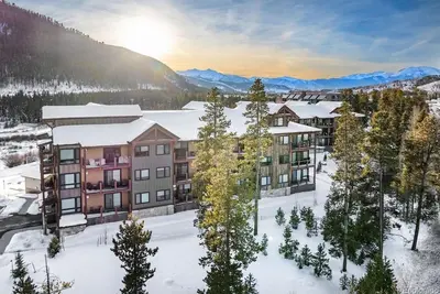Image de 1-bedroom Luxury Ski Retreat in the Heart of Keystone with free electric charger