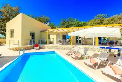 Villa paisible près de Réthymnon avec piscine