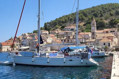 Image de Sailing boat / 3 cabin + A/C, - skipper included in price