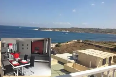 Image de Magnifique penthouse avec vue sur la mer et à côté de la plage.