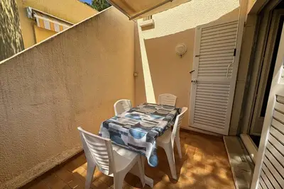 Image de Studio mezzanine à La Pinède pour 4 pers, parking privé