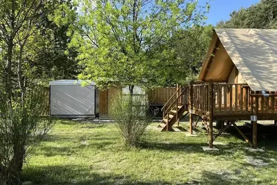 Image de Standardkabine \"Amazon\" 30m2 - 2 Schlafzimmer - Terrasse + eigenes Bad 4 Personen