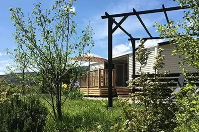 Image de Mobilheim Premium \"Patio\" 37m2 - 2 Schlafzimmer-2 Tv / 2 Badezimmer / Waschmaschine ++ Privatgarten 4 Personen