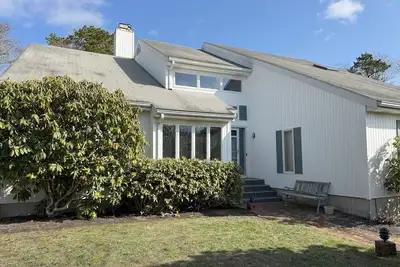 Image de Unique Private Chatham Getaway with Lap Pool & Deck Lounge (2403)