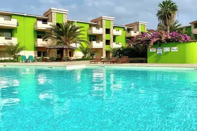 Image de Moradias - Pool, wifi & two bedrooms!
