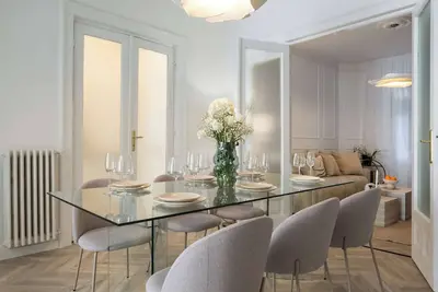 Image de Elegant 3br Retreat - Steps away Cismigiu Gardens