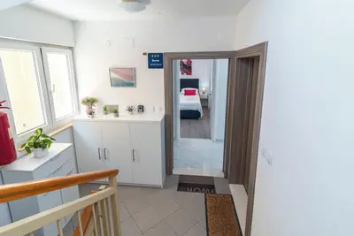 Image de Lazure Serenity Apartment- appartement spacieux et confortable de trois chambres